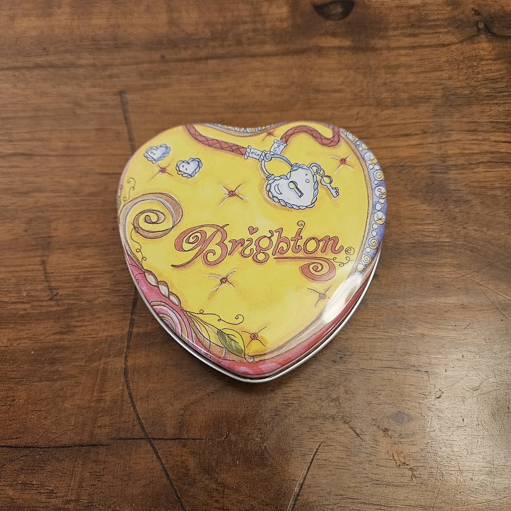 BRIGHTON JEWELRY TIN TRINKET BOX HEART-SHAPED